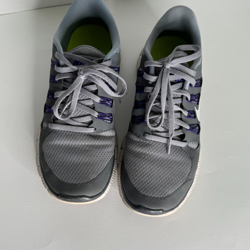 Nike Free Run 5.0 Running Shoes Womens sz 9.5- Grey Purple - Picture 6 of 7